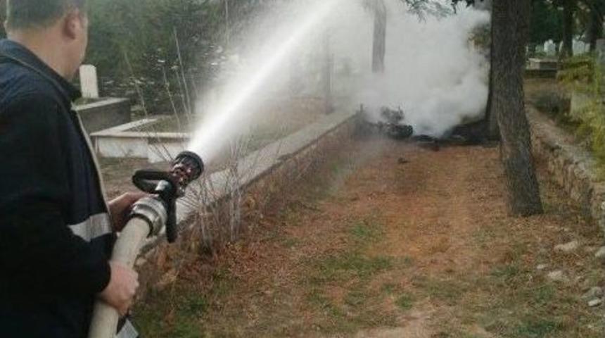 Mezarlıkta Esrarengiz Yangın