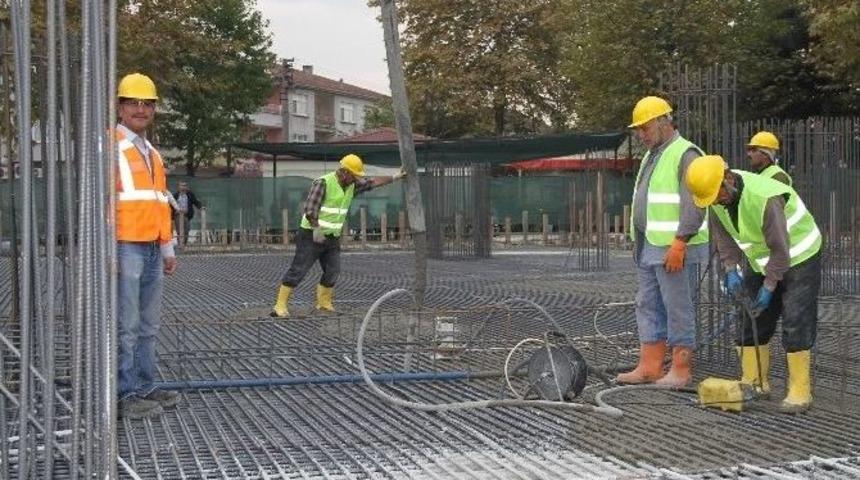 Kıblesi Yanlış Olduğu İ&ccedil;in Yıkılan Caminin Yerine Yenisi Yapılıyor