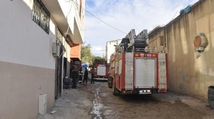 Bunalıma Giren Şahsın Evini Yaktığı İddiası