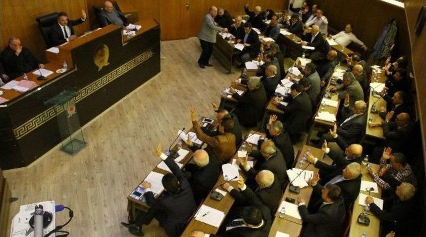 Belediyelerin B&uuml;t&ccedil;esi Komisyondan Ge&ccedil;ti