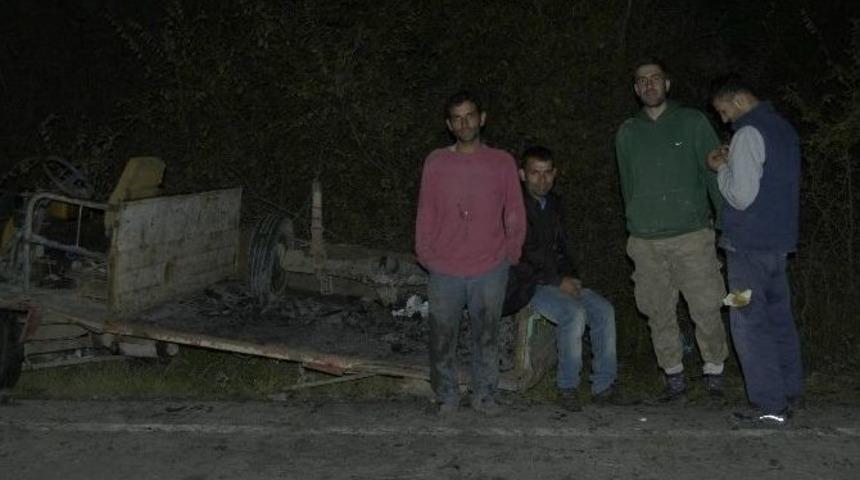 Otomobil Pat Patı Hurdaya &Ccedil;evirdi: 2 Yaralı
