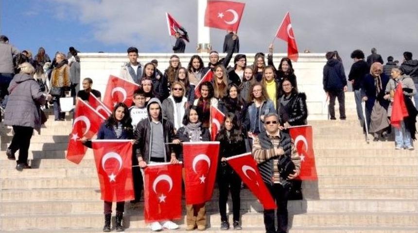 &Ccedil;ukurova Belediyesi 35 &Ouml;ğrenciyi Anıtkabir&rsquo;e G&ouml;nderdi