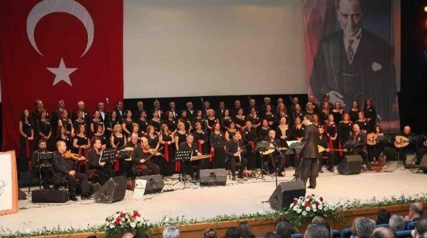 Atat&uuml;rk İ&ccedil;in Bayraklı&rsquo;da &Ouml;zel Konser