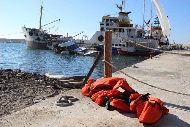 Ege Denizi’nde Göçmenleri Taşıyan Tekne Battı: 14 Ölü (2)