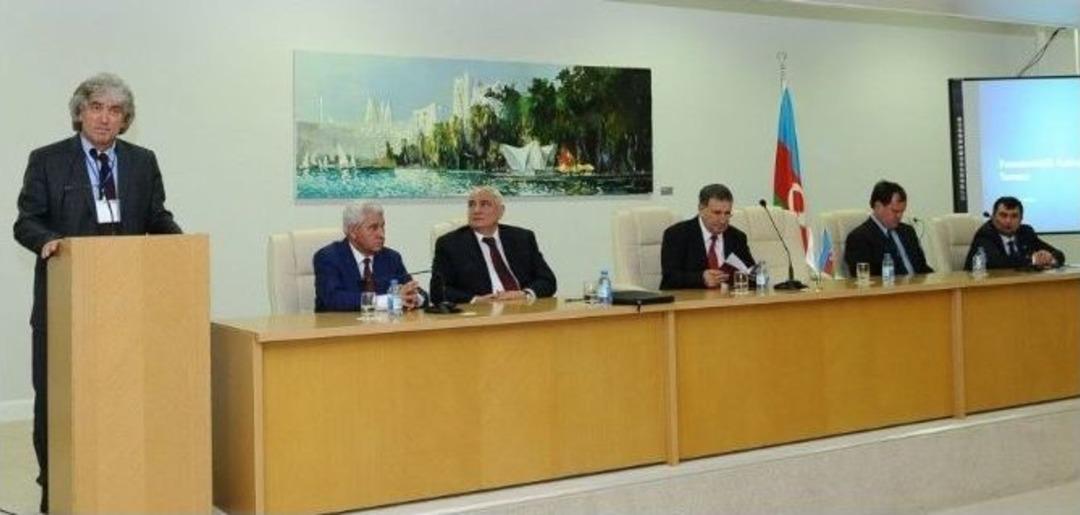 Ar&uuml; Rekt&ouml;r&uuml; Prof. Dr. Korkmaz, Bak&uuml;&rsquo;de Sempozyuma Katıldı