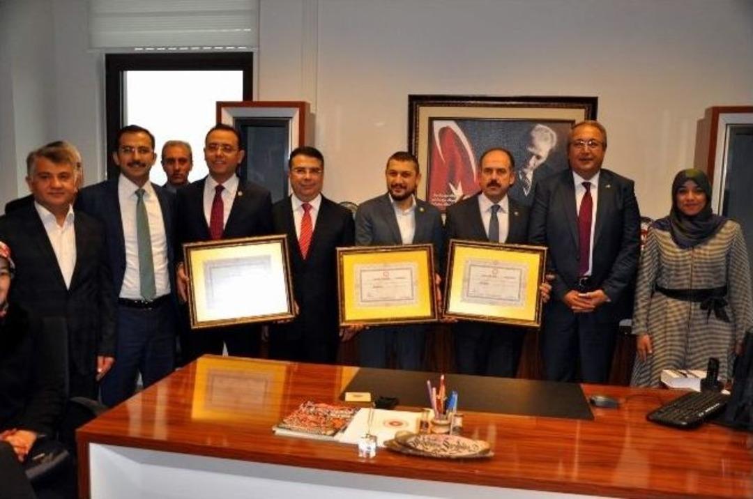 Ak Parti Nevşehir Milletvekilleri Mazbatalarını Aldı