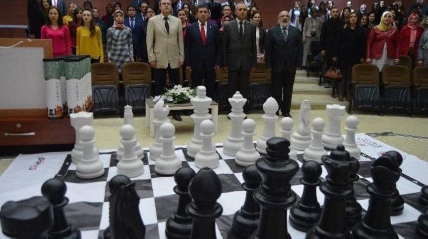 Anaokulu &Ouml;ğrencileri Satran&ccedil;la B&uuml;y&uuml;yecek