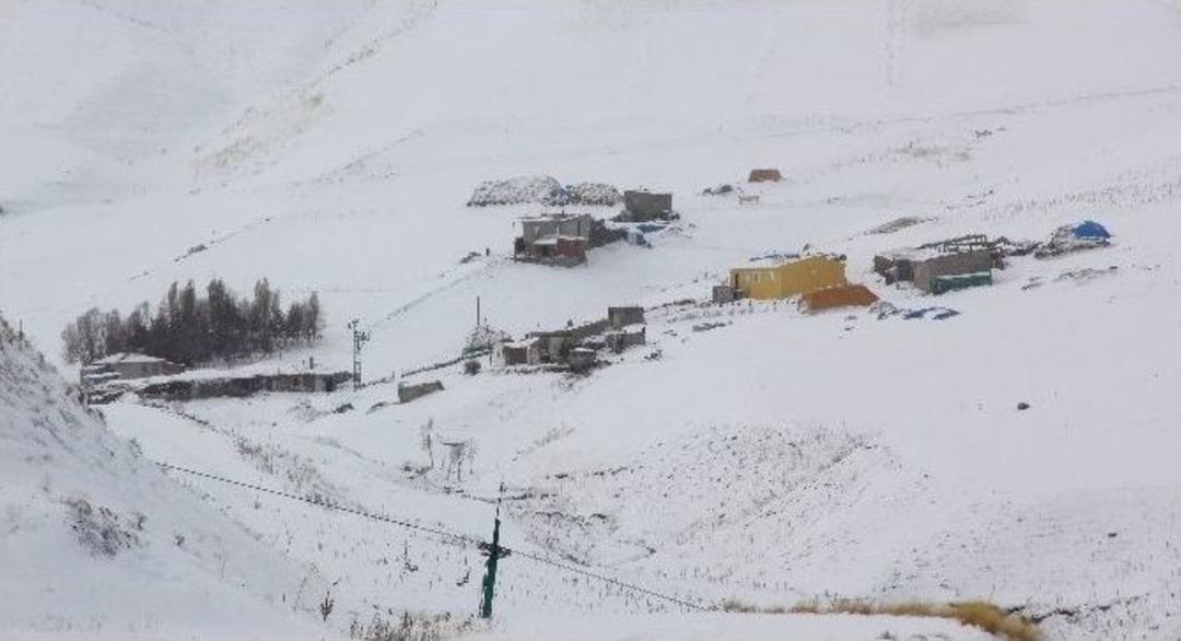 Erzurum&rsquo;da Soğuk Hava G&ouml;leti Dondurdu