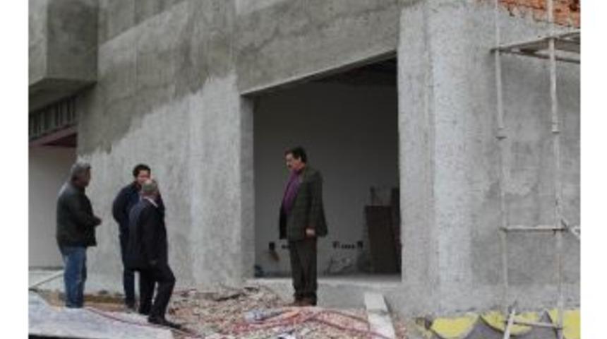 Cihanbeyli&rsquo;de Beyler Konağı Ve Kent Park&rsquo;ın Yapımı S&uuml;r&uuml;yor