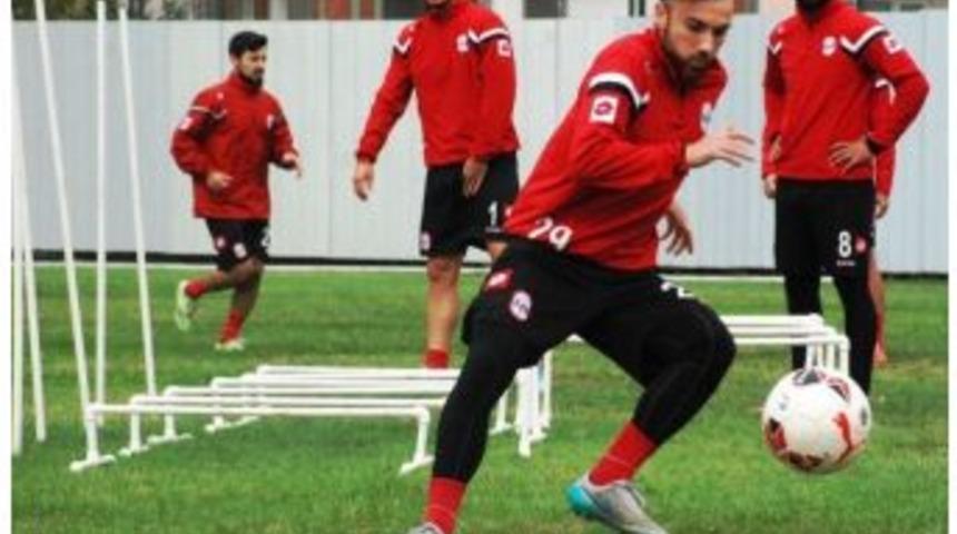 Dardanelspor&rsquo;da Y&uuml;zler G&uuml;l&uuml;yor