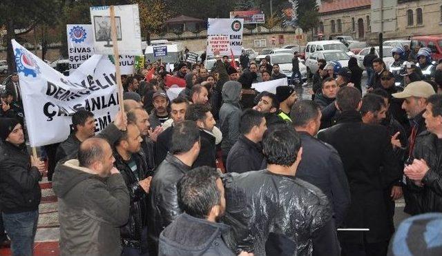 Maaşlarını Alamayan İşçilerin Eylemine Toma’lı Müdahale