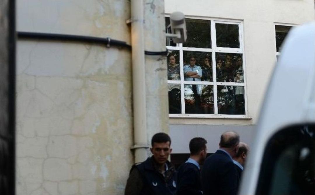 Tamir Ettiği Asans&ouml;r&uuml;n Altında Ezilerek Can Verdi