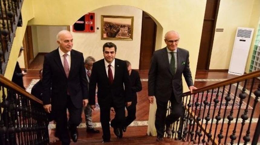 Valilerden Başkan Yılmaz&rsquo;a Taziye Ziyareti