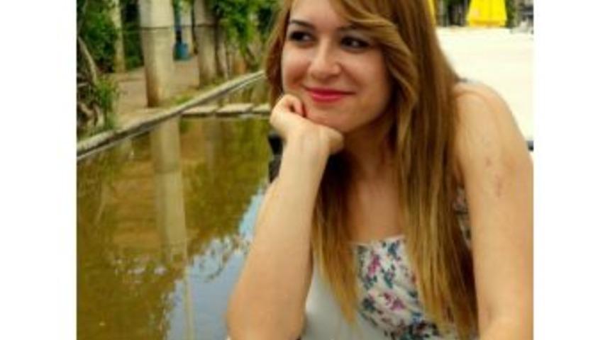 Gen&ccedil; &Ouml;ğretmen Otelin 3. Katından Atlayarak İntihar Etti