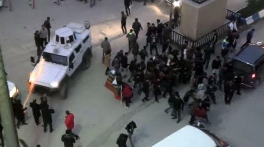 Hdp Milletvekillerinin Yaralanma Anı Kameraya Yansıdı