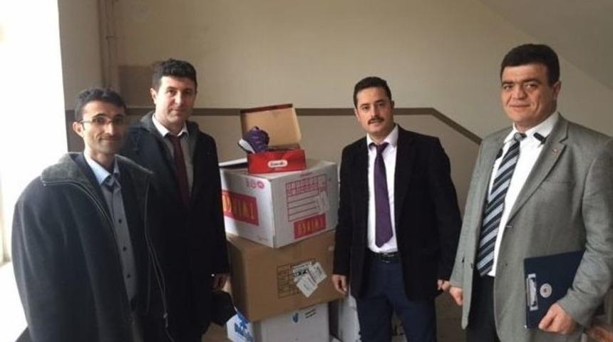 Nevşehir Ticaret Borsası&rsquo;ndan İhtiya&ccedil; Sahibi &Ouml;ğrencilere Kışlık Mont Yardımı