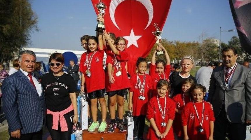 Ata&rsquo;ları İ&ccedil;in Koştular