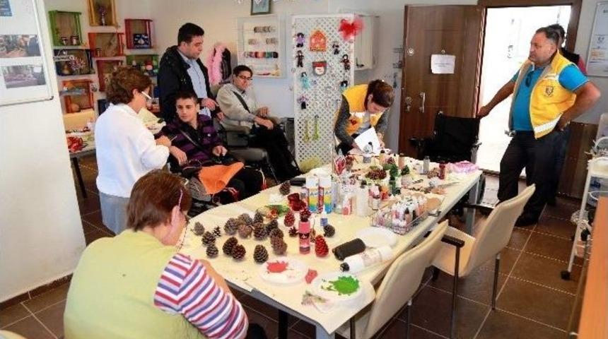 Bodrum Belediyesi&rsquo;nden Engelli &Ouml;ğrenciye Ak&uuml;l&uuml; Sandalye