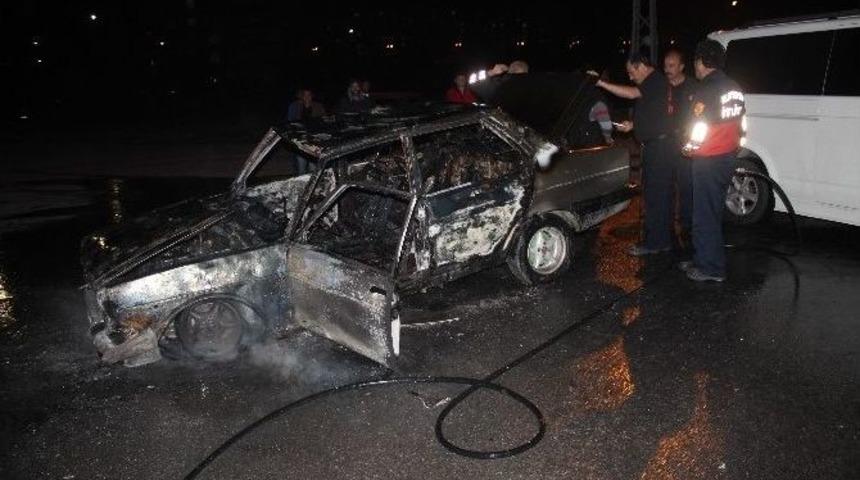 Seyir Halindeyken Yanan Otomobil K&uuml;l Oldu