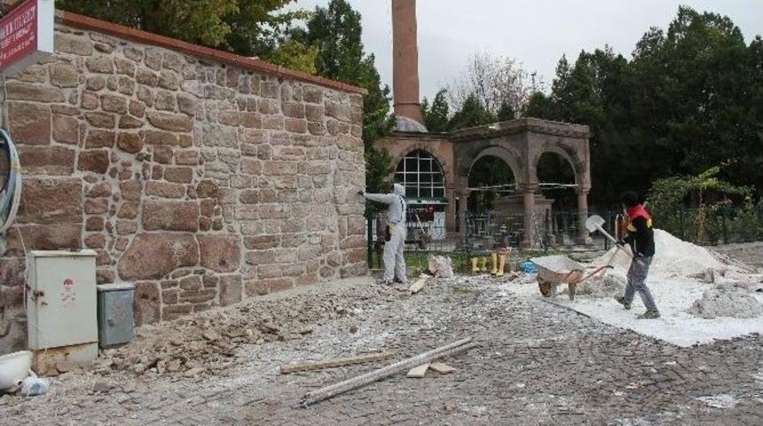 İncesu Belediyesi Tarihi İl&ccedil;enin Tarihi Dokusunu Korumaya Devam Ediyor