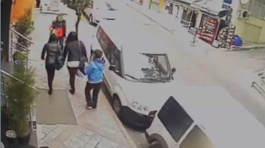 G&uuml;ven Timleri, &Ccedil;anta Hırsızlarını Kıskıvrak Yakaladı