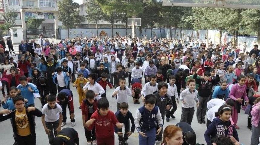 (&ouml;zel Haber) Derse Spor Yaparak Girdiler