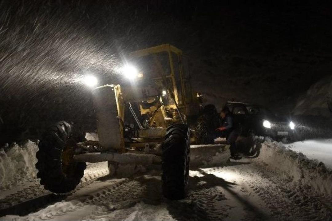 G&uuml;m&uuml;şhane&rsquo;de Yaylada Mahsur Kalan 3 Kişi Jandarma Ekiplerinin De Katıldığı Operasyonla Kurtarıldı