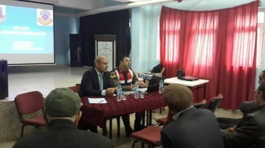 Jandarma Okul Servis Şof&ouml;rlerine Eğitim Vermeye Devam Ediyor