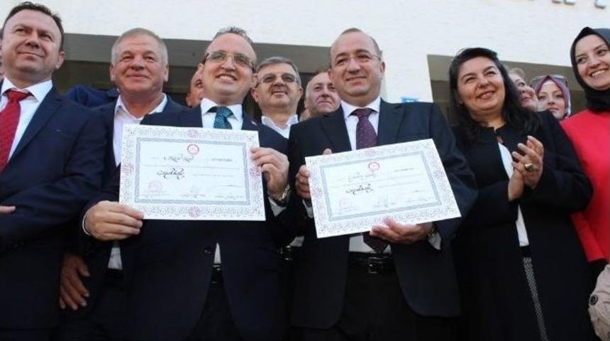 Ak Parti Milletvekilleri Turan Ve Gider Mazbatalarını Aldı