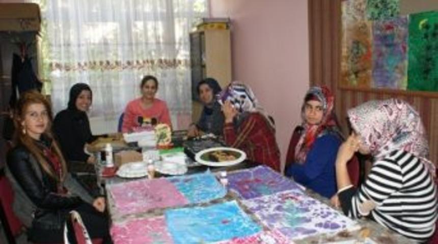 &Ccedil;atomlu Kadınlar Aile B&uuml;t&ccedil;elerine Katkı Sağlıyor