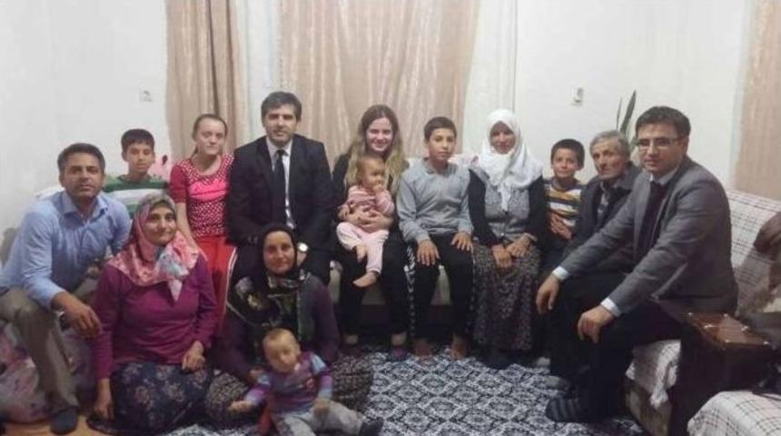 Pazarlar&rsquo;da &Ouml;ğretmenlerden Evlere Rehberlik Hizmeti