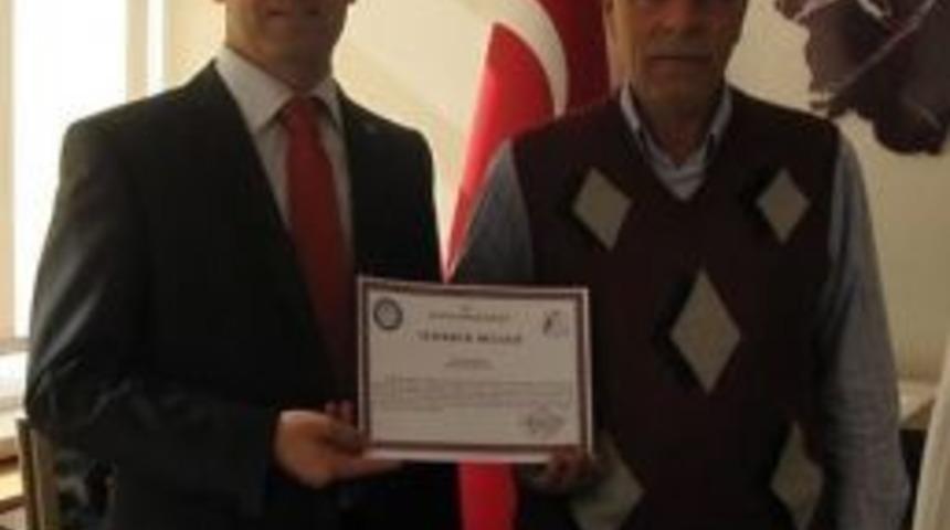 Ağın Kaymakamı&rsquo;ndan Feribot Kaptanına Teşekk&uuml;r Belgesi