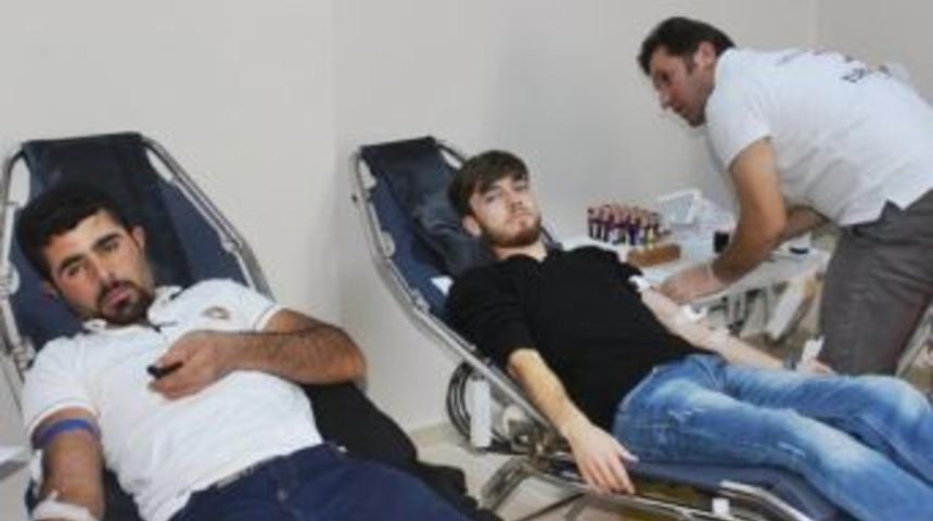 Kazım Karabekir Myo&rsquo;da &Ouml;ğrenciler Kan Bağışında Bulundu