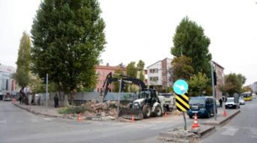 Aksaray’da Yollar Genişletiliyor
