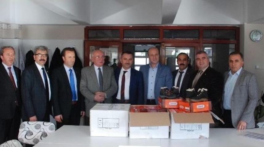 Boz&uuml;y&uuml;k Tso, Bin 111 &Ouml;ğrenciye Bot Yardımı Yaptı