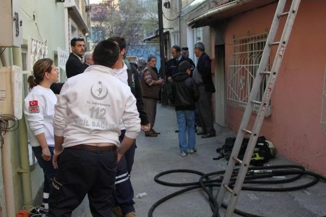 Yaşlı Adam Evinde Yanarak Can Verdi