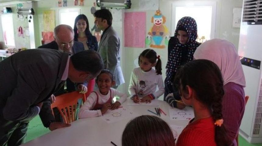 Refakatsiz Suriyeli &Ccedil;ocuklar İ&ccedil;in Konteyner Kent A&ccedil;ılıyor