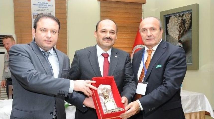 Geleceğe Taşk&ouml;pr&uuml;&rsquo;den Bakış &Ccedil;alıştayı Başladı