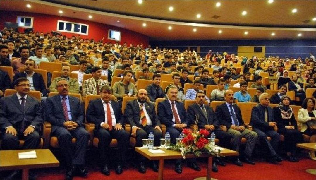 Ad&uuml;&rsquo;de &rsquo;sporda Ahlak Ve K&ouml;t&uuml; Alışkanlıklardan Korunma Semineri&rsquo; Verildi