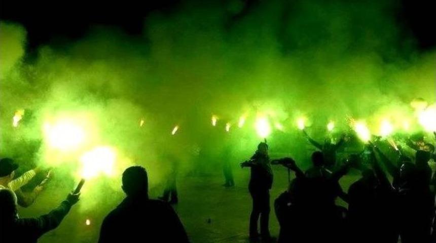 Bodrumlu Taraftar Geceyi G&uuml;nd&uuml;ze &Ccedil;evirdi