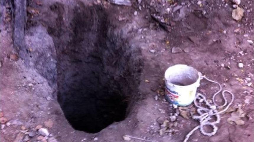 Ka&ccedil;ak Kazı Yaparken Polise Yakalandılar