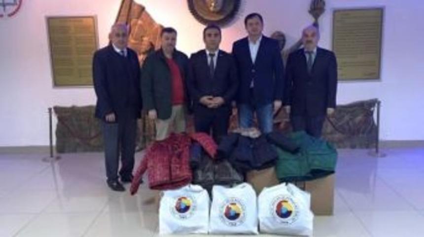 Fatso&rsquo;dan 300 &Ouml;ğrenciye Kaban Yardımı