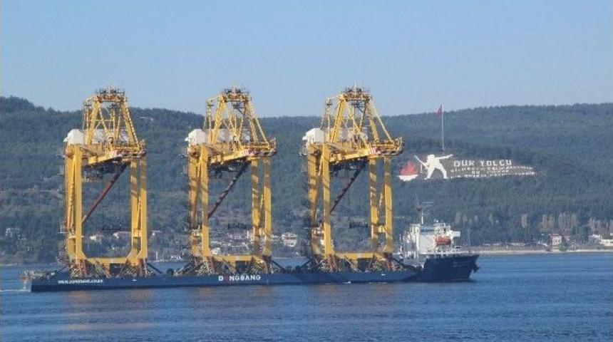 Liman Vinci Taşıyan Gemi &Ccedil;anakkale Boğazı&rsquo;ndan Ge&ccedil;ti