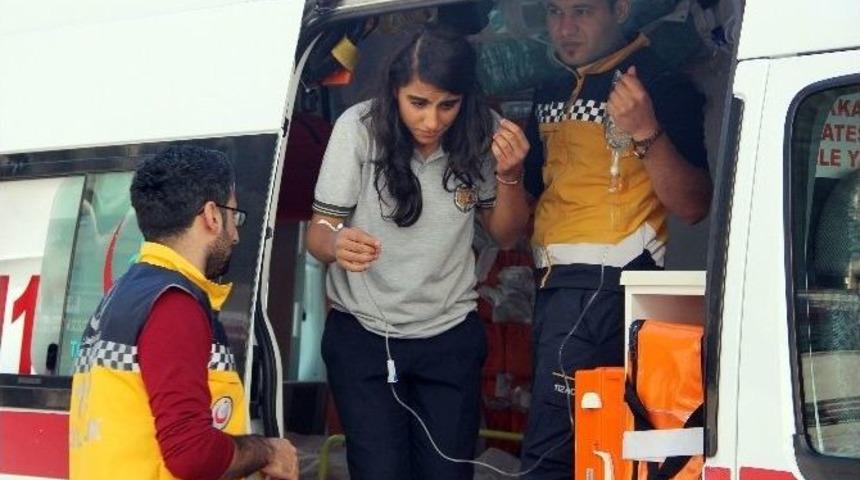 Şanlıurfa&rsquo;da 4 &Ouml;ğrenci Yemekten Zehirlendi