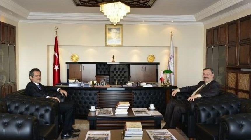 Zonguldak Emniyet M&uuml;d&uuml;r&uuml; Osman Ak, Rekt&ouml;r &Ouml;zer&rsquo;i Ziyaret Etti