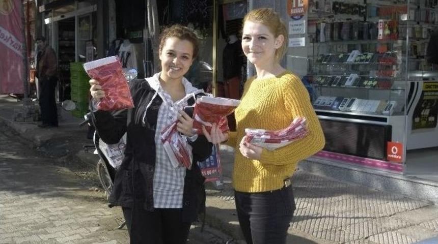 Malkara&rsquo;da 600 Adet T&uuml;rk Bayrağı Dağıtıldı