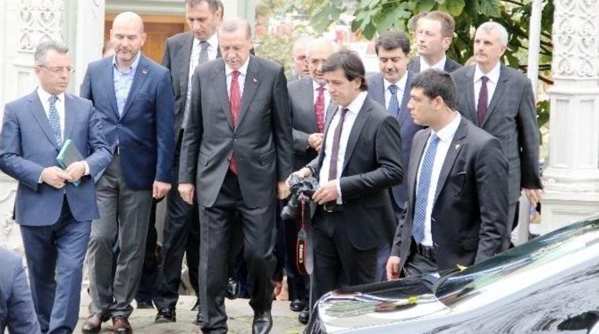 Cumhurbaşkanı Erdoğan Cuma Namazını Beşiktaş&rsquo;ta Kıldı