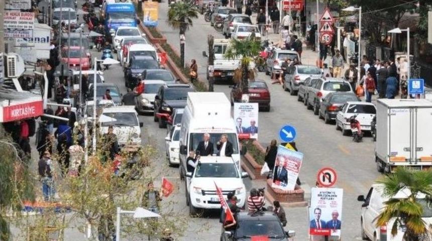 &Ouml;demiş&rsquo;te Konvoy Ara&ccedil;ları Trafiği Aksatıyor
