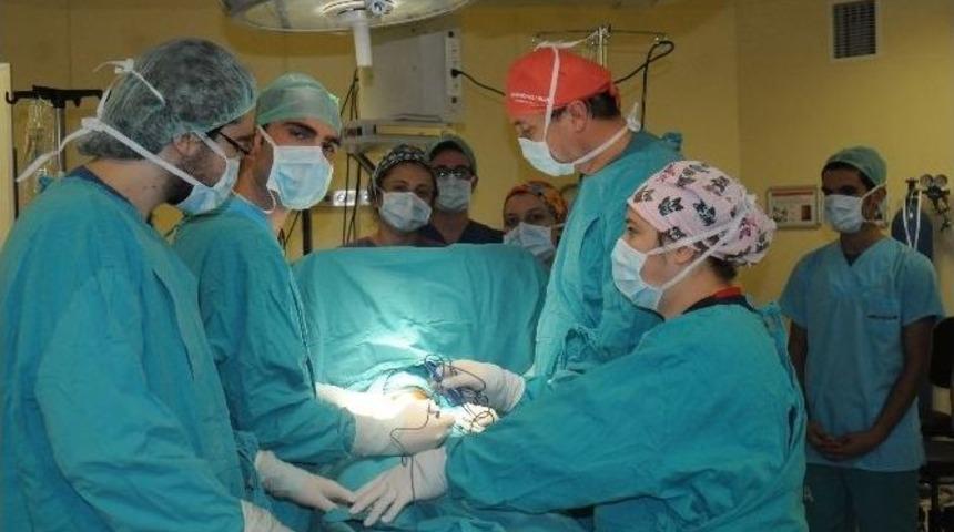 Tiroit Ameliyatlarında Ses Kısıklığını &Ouml;nleyen Y&ouml;ntem