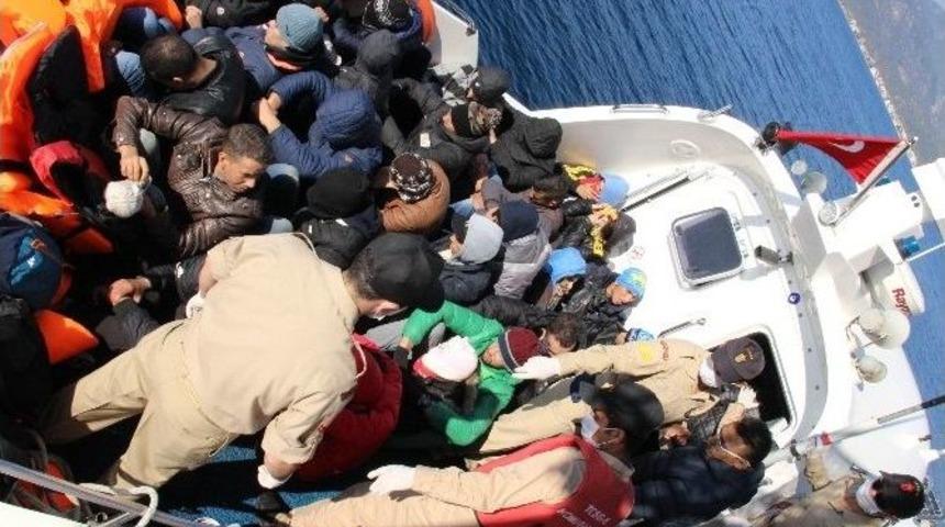 &Ccedil;anakkale&rsquo;de 102 Ka&ccedil;ak G&ouml;&ccedil;men Yakalandı